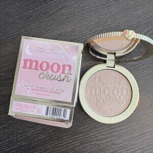 Too Faced Moon Crush Out Of This World Highlighter Shooting Star